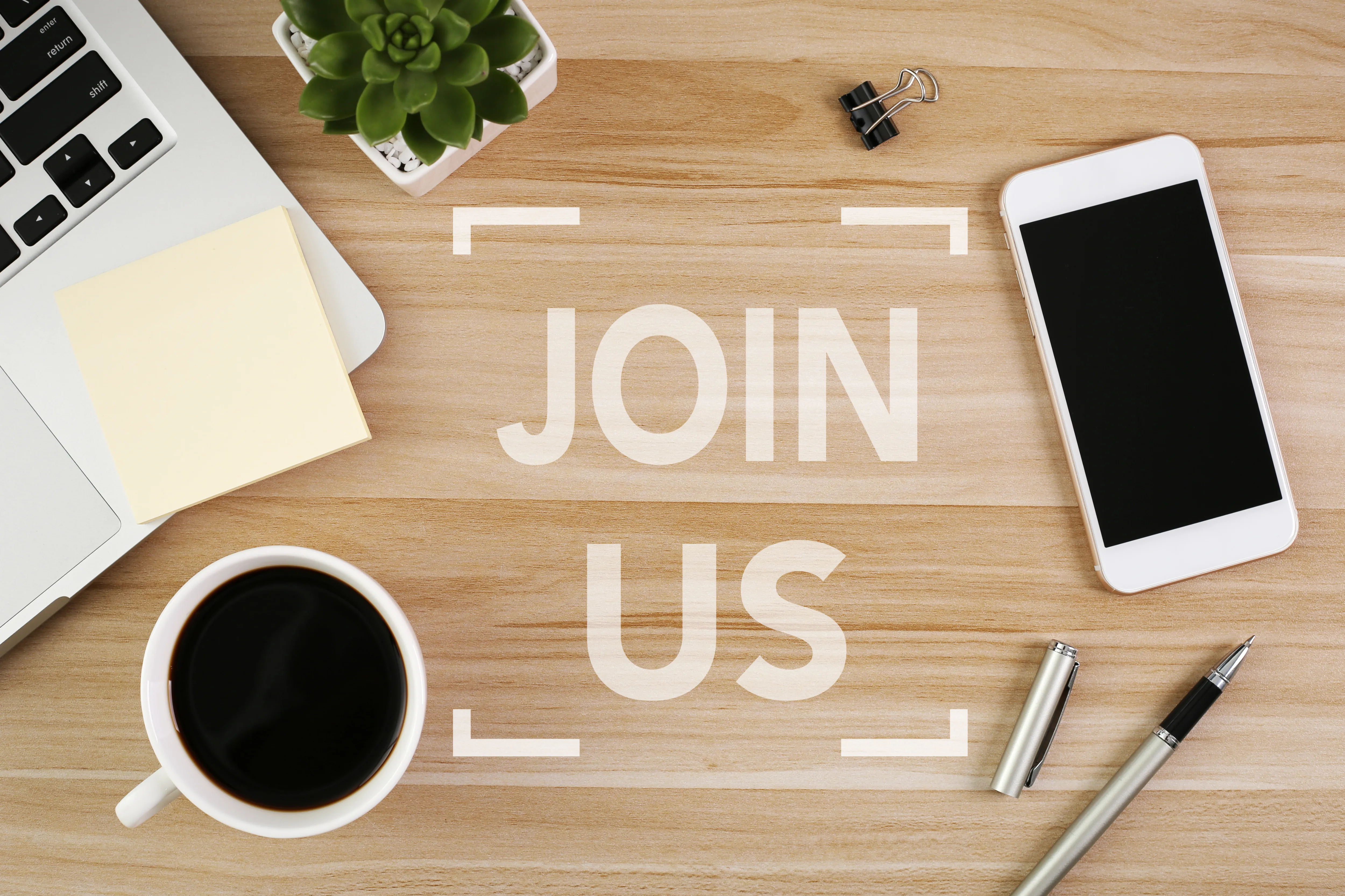 中央にJOIN USと書かれた画像